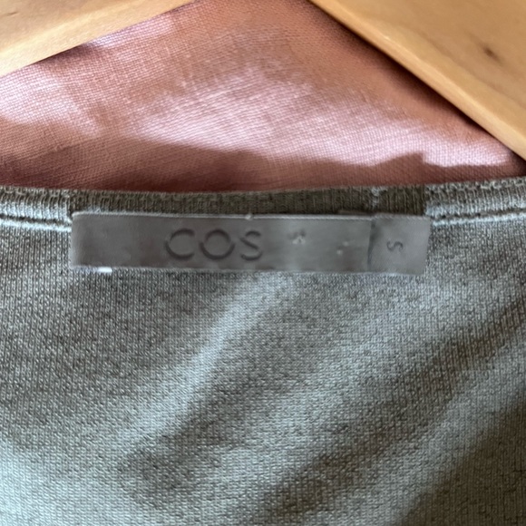Wonderful COS drape top with shoulder pleats. Grey melange size S. - Picture 5 of 6